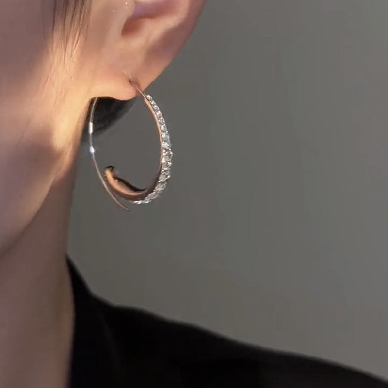 Funkelnde Zirkonia-Ohrringe