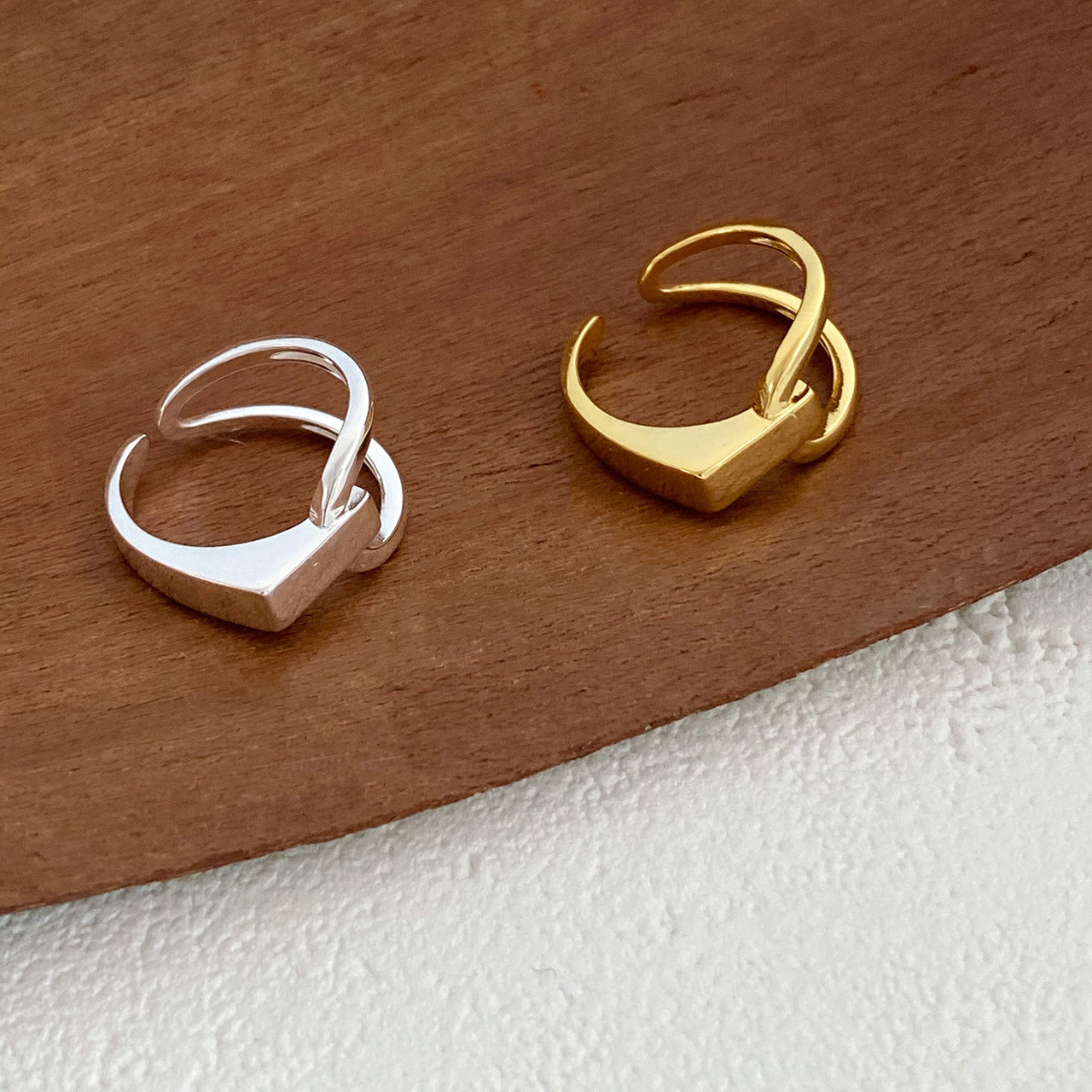 Asymmetrischer verstellbarer Ring aus Silber