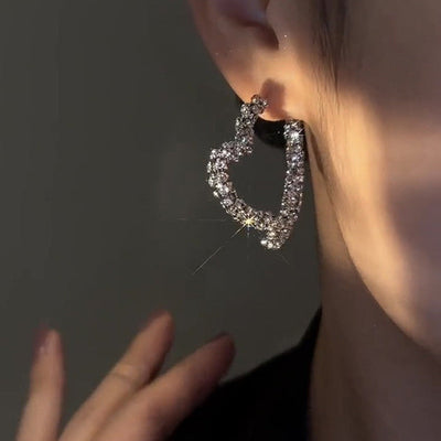 Funkelnde Herz-Ohrringe