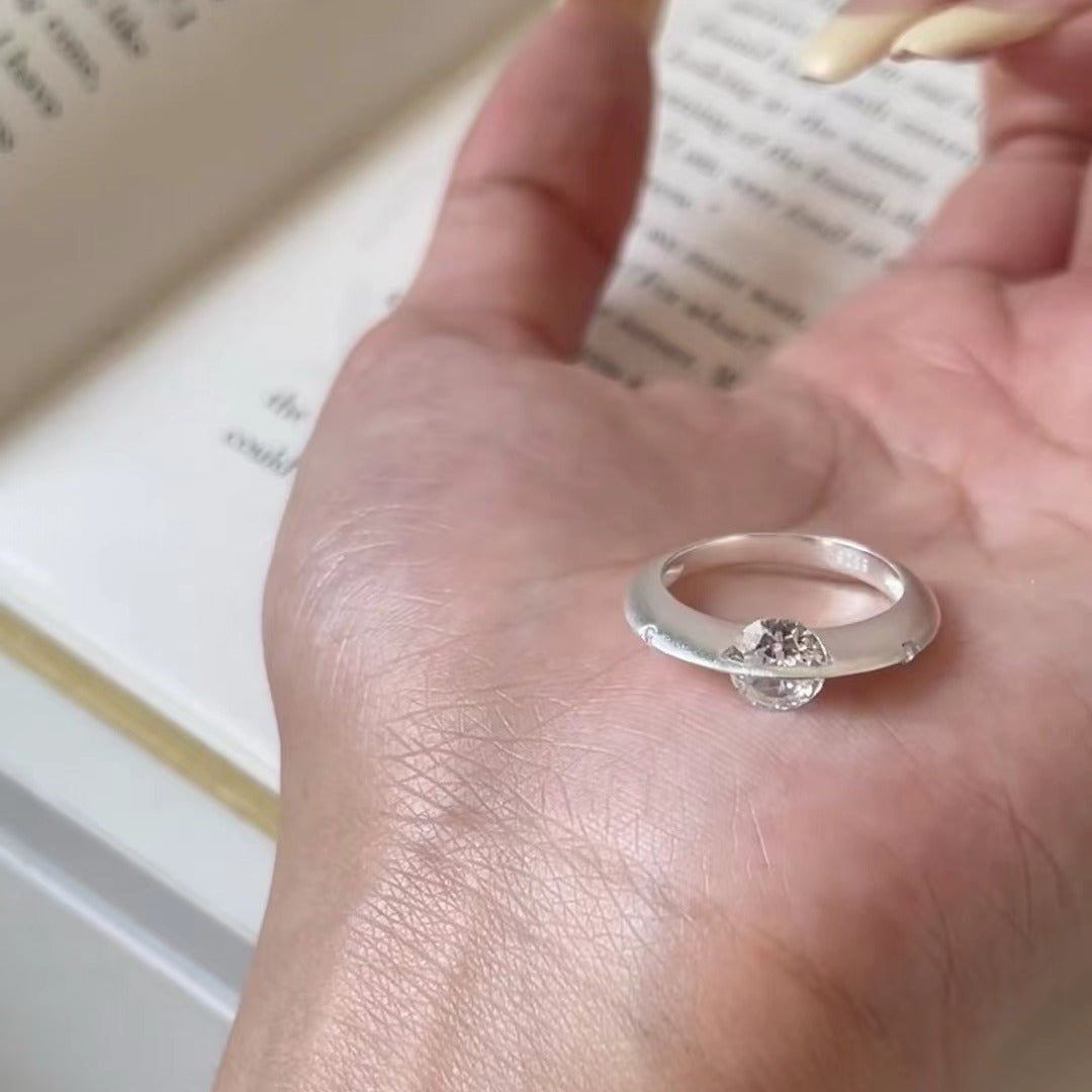 Silber Rund um den Planeten Ring