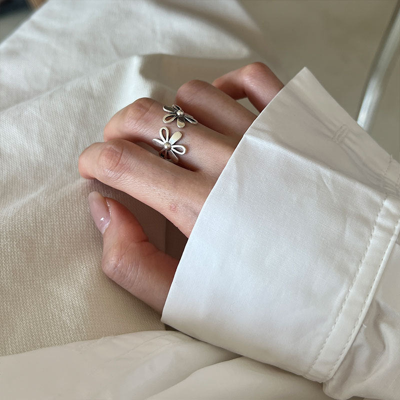 Silberner Blumenring