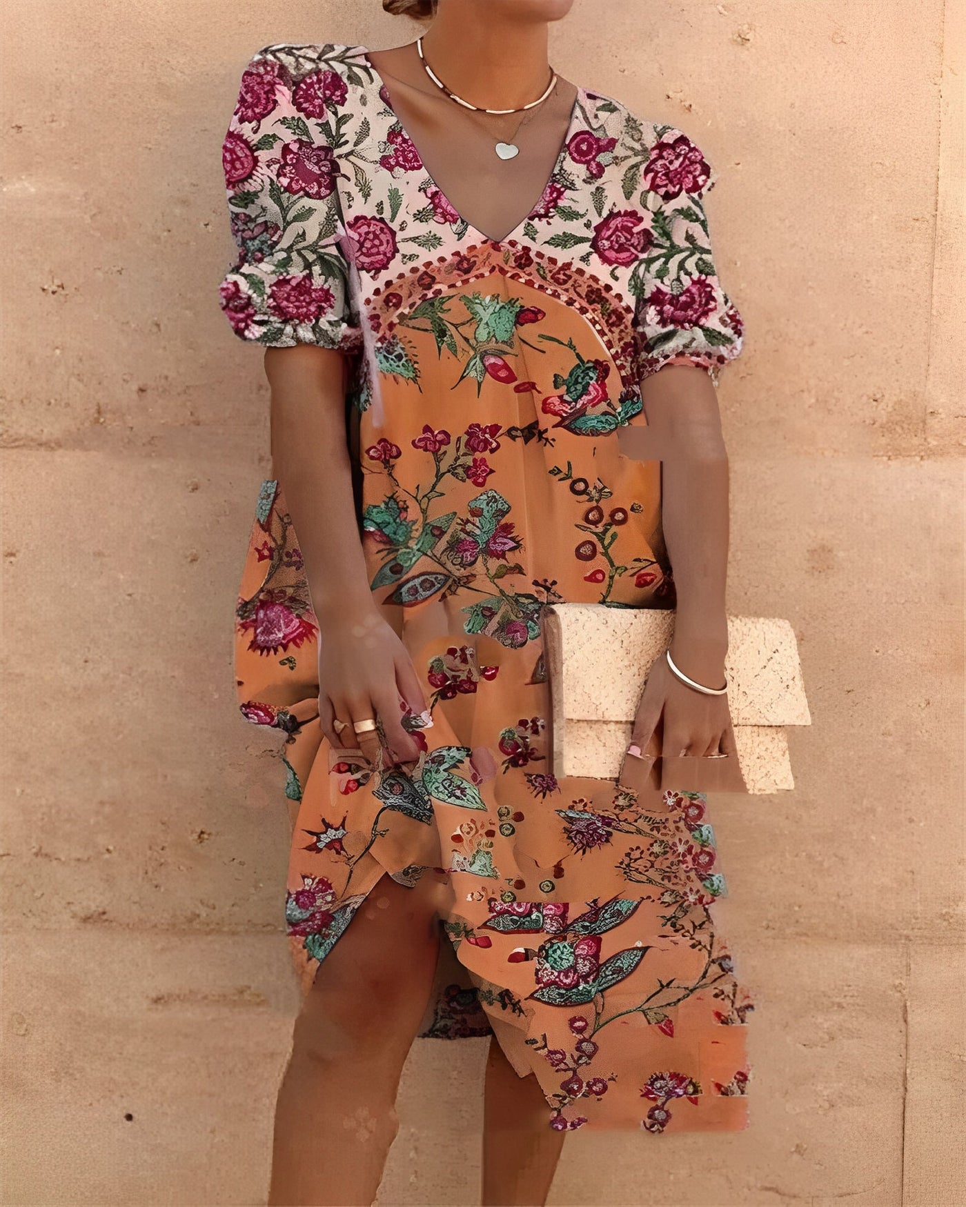 Dene - Lässiges Midi-Kleid mit V-Ausschnitt