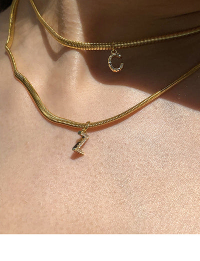 Halskette mit Buchstaben im französischen Stil