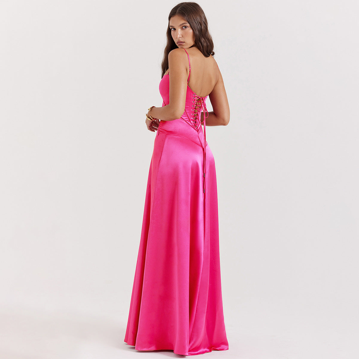 Selena - Maxikleid aus Satin mit schmalen Trägern