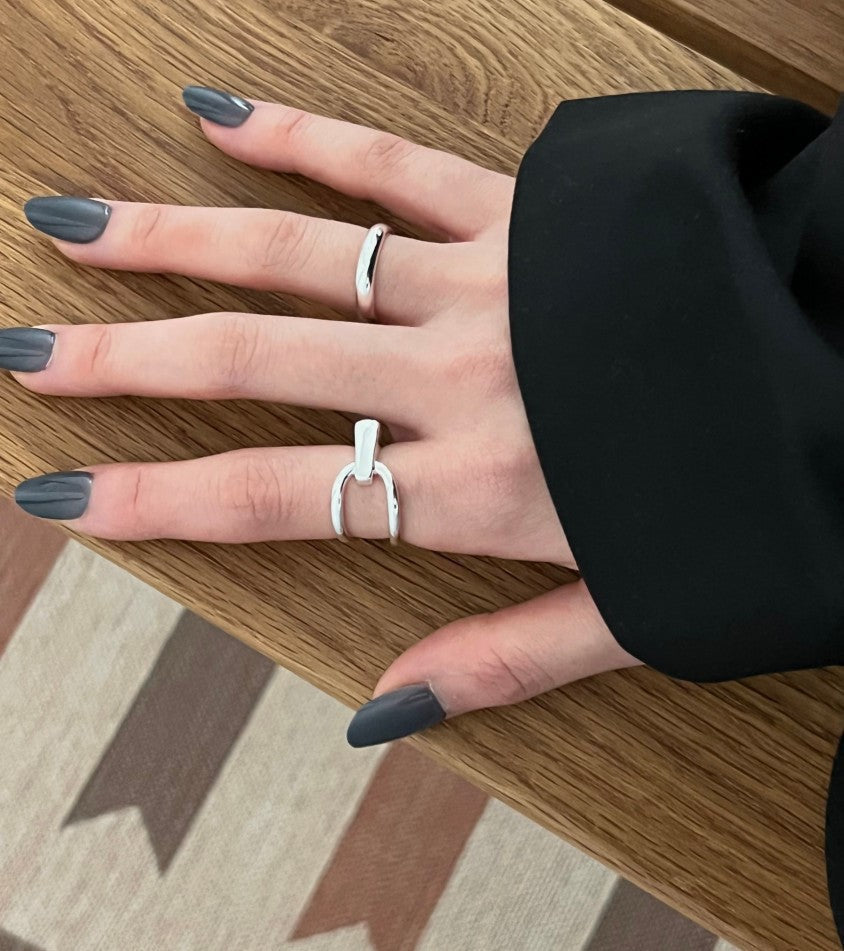 Asymmetrischer verstellbarer Ring aus Silber