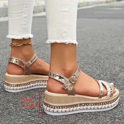 Gene – Metallic-Plateau-Sandalen mit geflochtenem Riemen