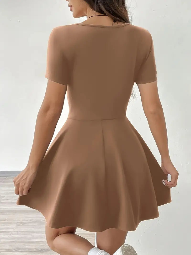 Gudrun – Schickes Skaterkleid mit integrierten Shorts und Tasche