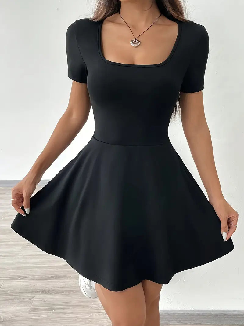 Gudrun – Schickes Skaterkleid mit integrierten Shorts und Tasche