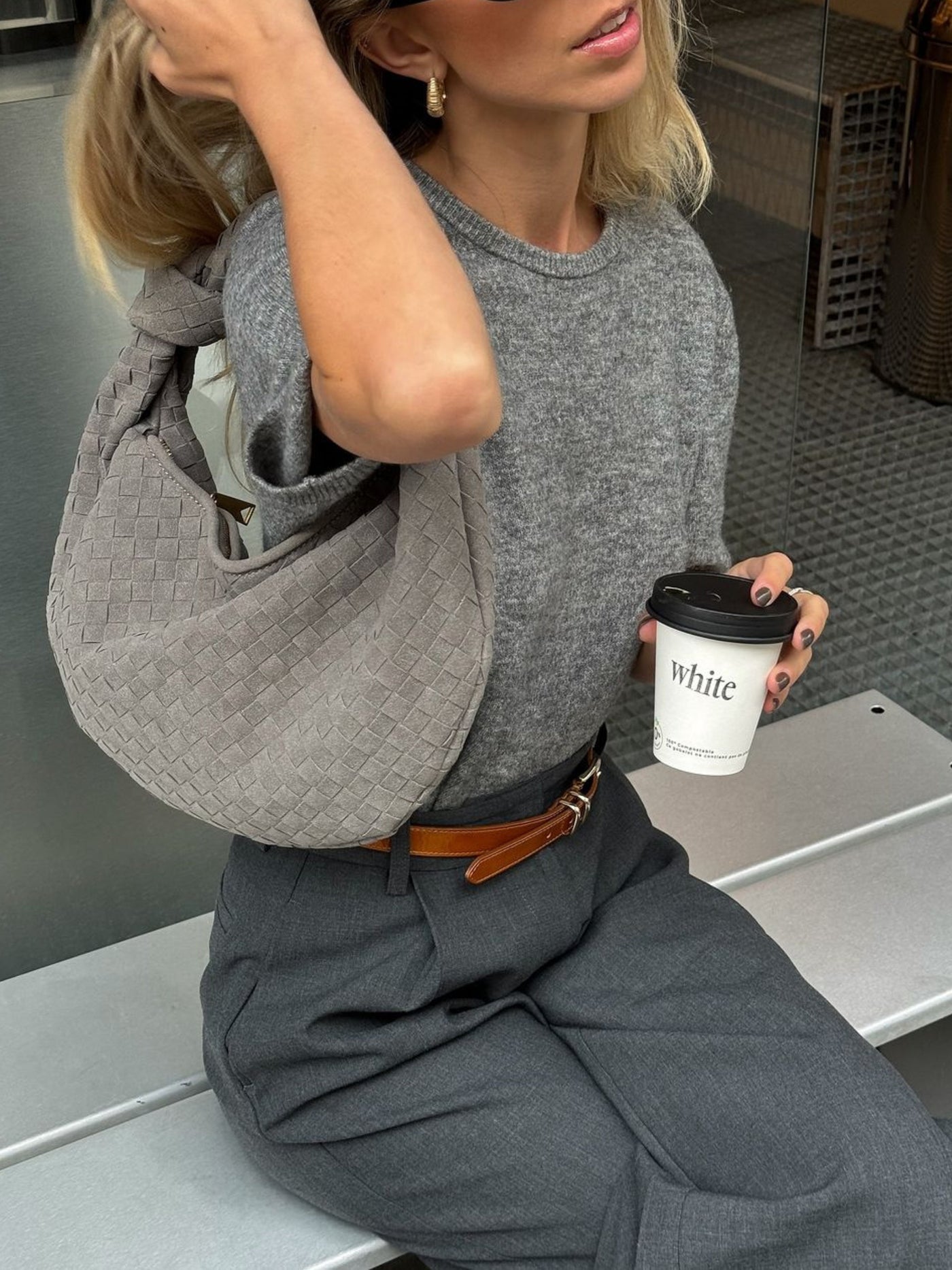 Celeste Knotted Braided Medium Suede Bag - Elegante, Vegane Leder-Handtasche mit Raffiniertem Design