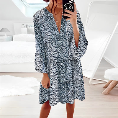 Tegan - Kleid mit V-Ausschnitt und Leopardenmuster