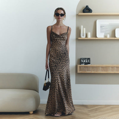 Selena - Maxikleid aus Satin mit Leopardenmuster