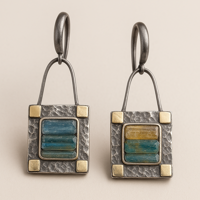 Ohrringe mit blau-grünen Kristallen