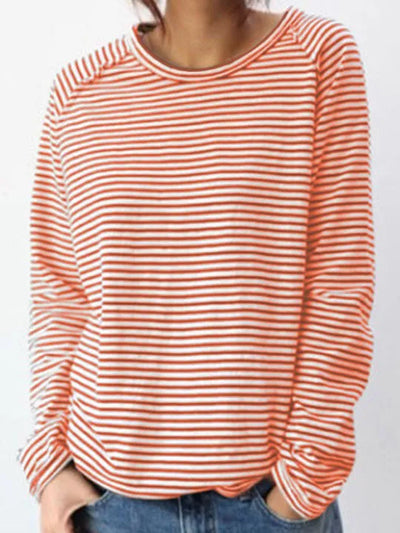 Weiß-schwarzer damenpullover: stylisches basic-langarmshirt für den winter