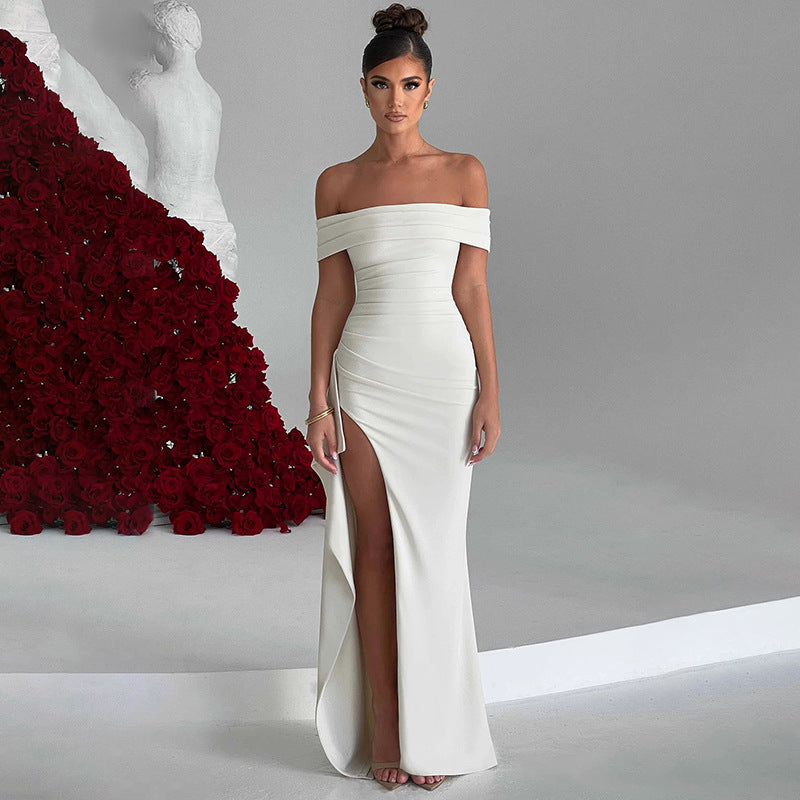 Selena - Langes Kleid mit Schulterschlitz und taillierter Form