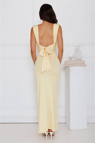 Yuna | Langes Neckholder-Kleid Geschlitzt