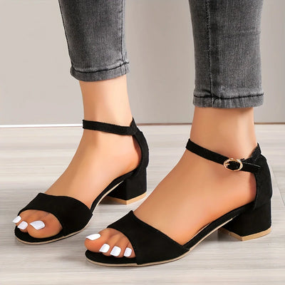 Tirellea – Elegante Sandalen mit niedrigem Blockabsatz und Knöchelriemen