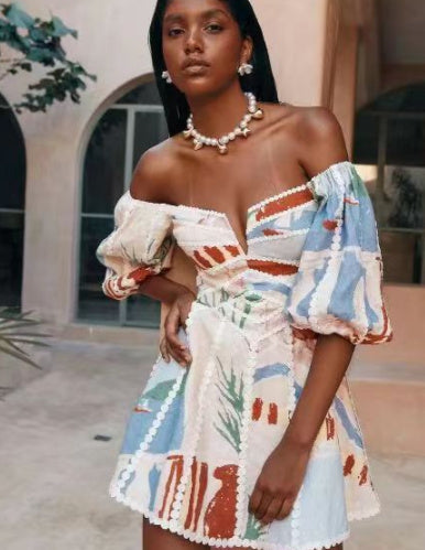 Paloma - Minikleid mit Blumenbesatz