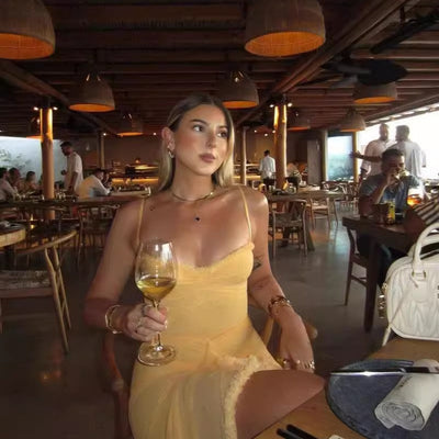 Sienna - Trägerloses Kleid mit Rüschen