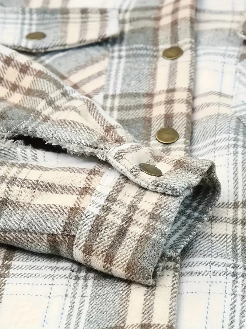 Adela - Warme Jacke mit Kapuze und Reißverschluss