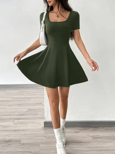 Gudrun – Schickes Skaterkleid mit integrierten Shorts und Tasche