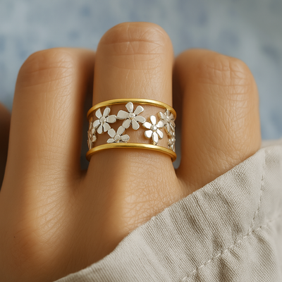 Unregelmäßiger Ring mit hohlem Gänseblümchen-Design