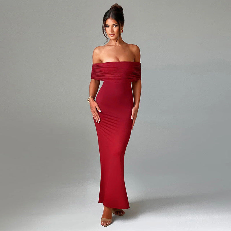 Charlene - Schulternahes rotes Maxikleid