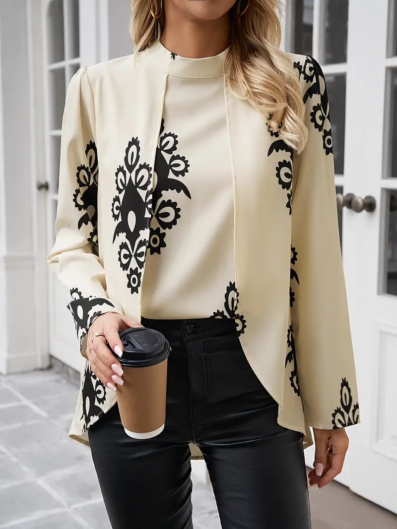 Veloria – Schicke, hochgeschlossene Longline-Bluse mit kunstvollem Print