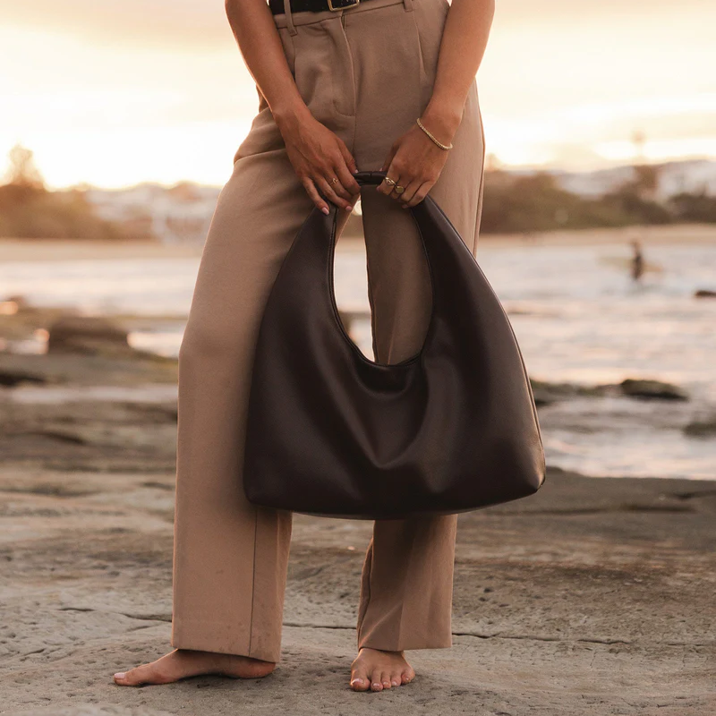 Hobo-Tasche aus veganem Leder