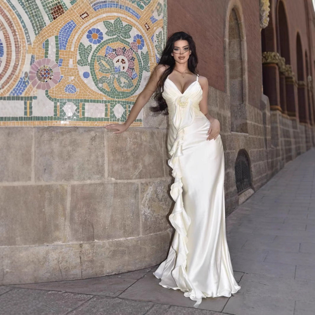 Amara - Drapiertes Maxikleid aus geblümtem Satin