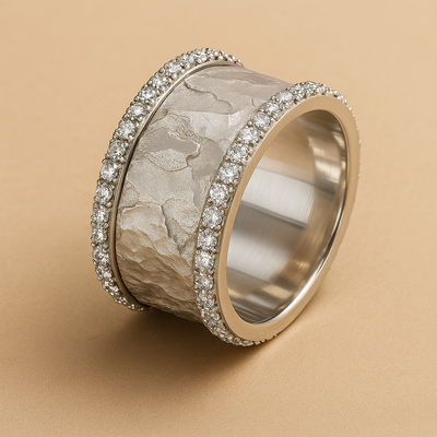 Versilberter Vintage-Ring mit Zirkonia