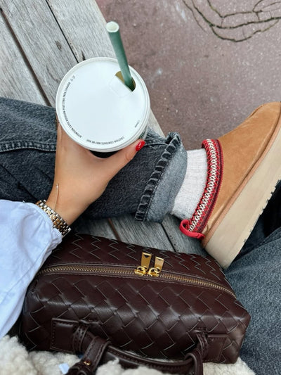 Juliette Polierte Strukturierte Woven Handtasche Aus Veganem Leder Mit Abnehmbarem Tragegurt