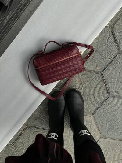 Juliette Polierte Strukturierte Woven Handtasche Aus Veganem Leder Mit Abnehmbarem Tragegurt