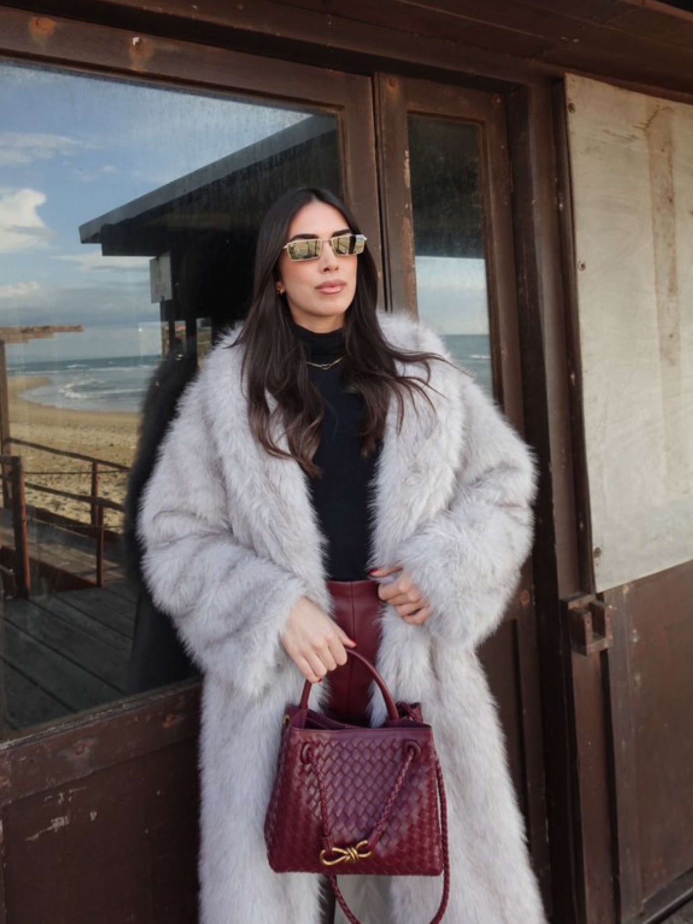 Eloise | Gepolsterte Vegan-Leder Umhängetasche Mit Abnehmbarem Tragegurt, 25x9x19cm