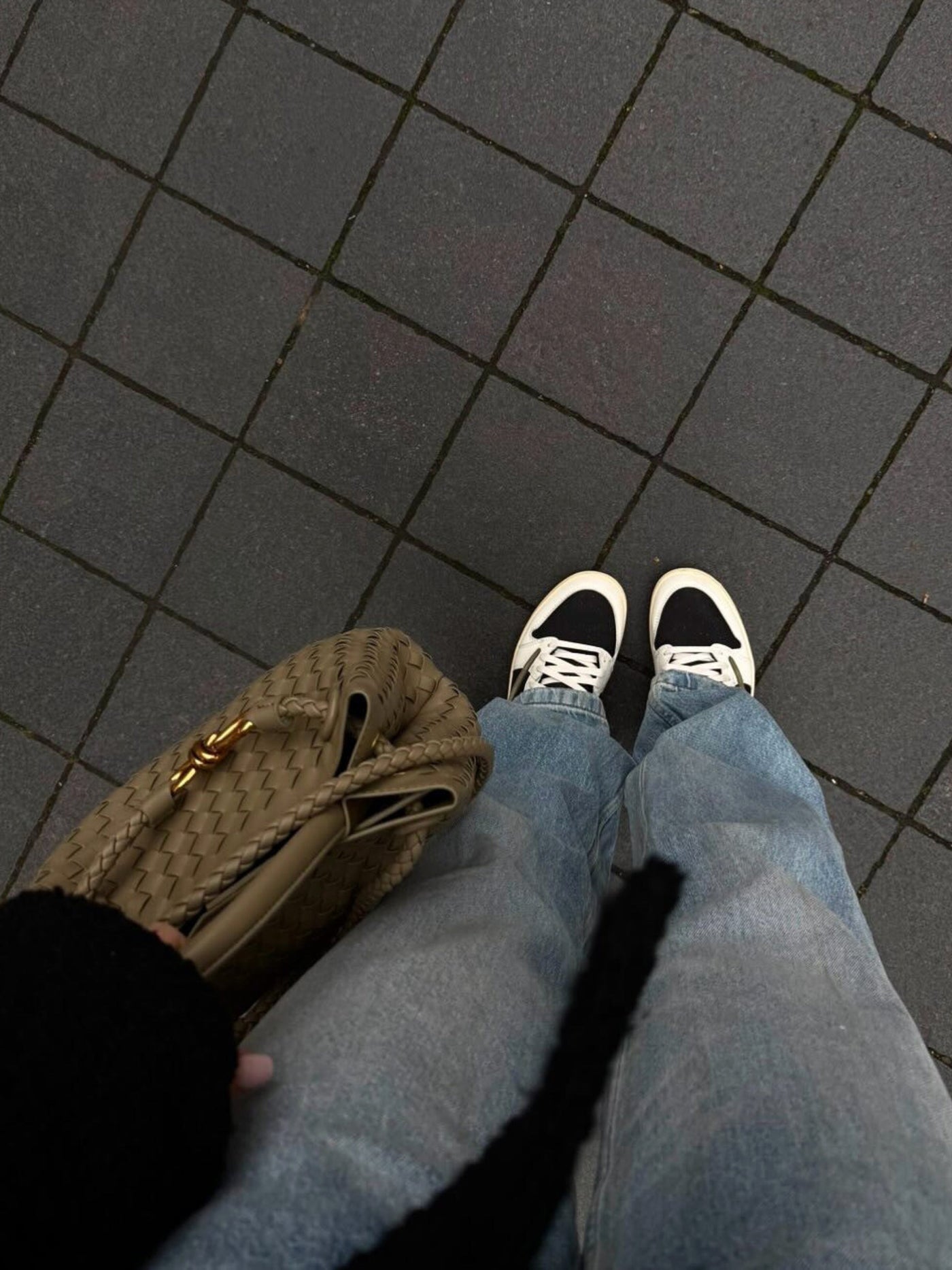 Eloise | Gepolsterte Vegan-Leder Umhängetasche Mit Abnehmbarem Tragegurt, 25x9x19cm