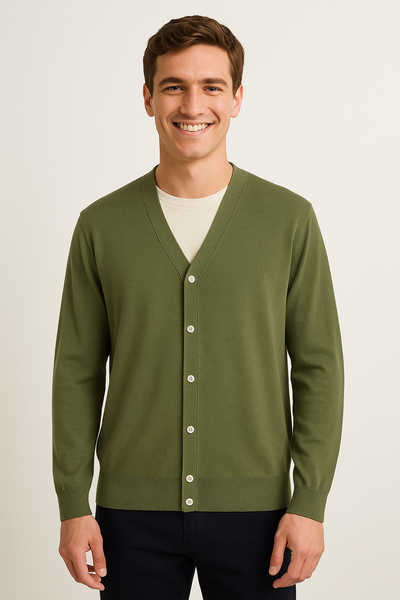 Adam Strickjacke mit V-Ausschnitt und Knöpfen