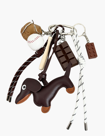 Taschenanhänger – Anhänger mit braunem Dackel