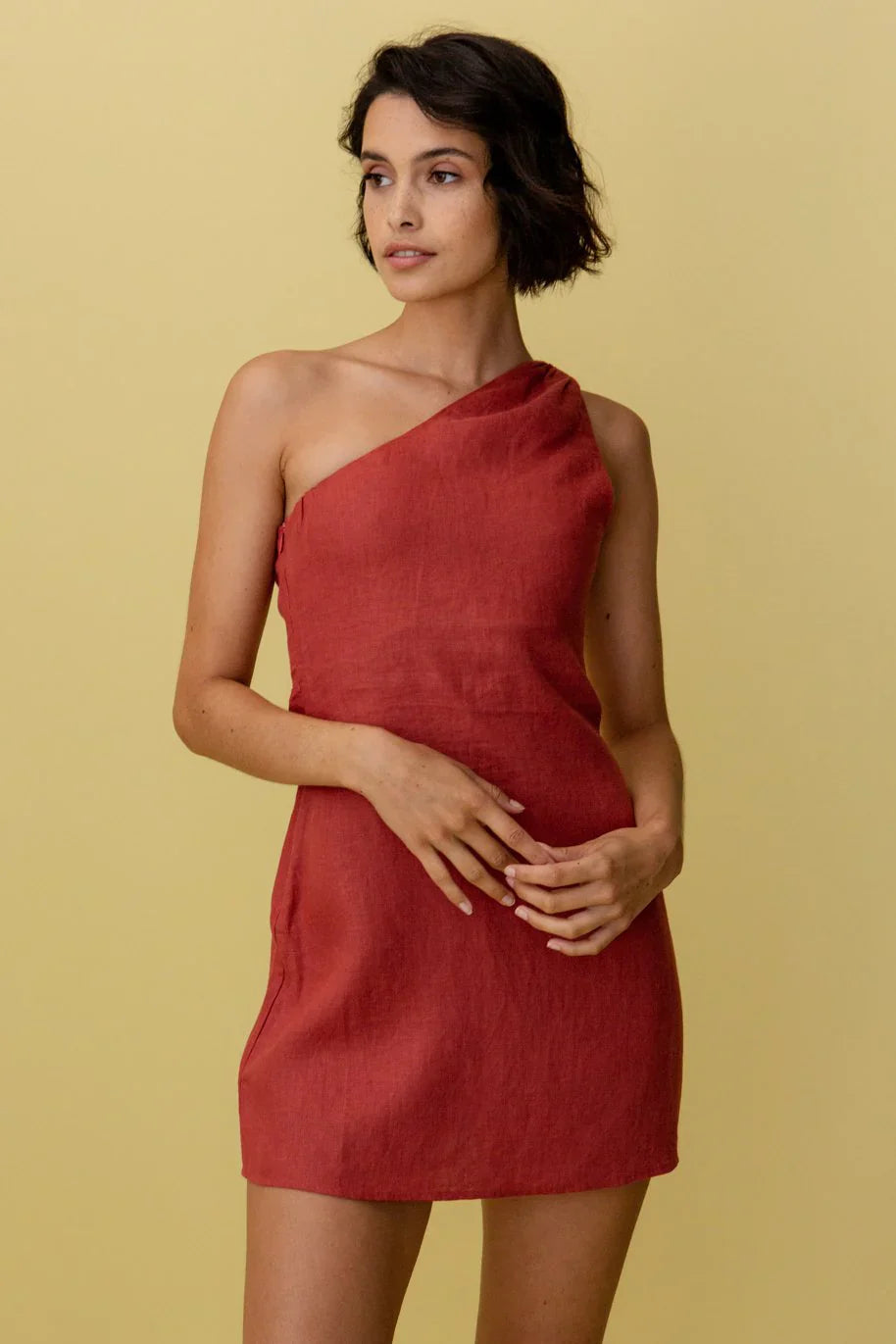 Geneva – One-Shoulder-Minikleid aus Leinen