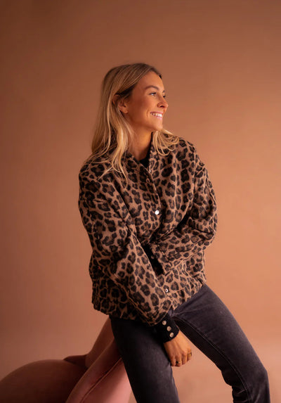Elodie – Die Leoparden-Bomberjacke für mutige Looks mit Komfort