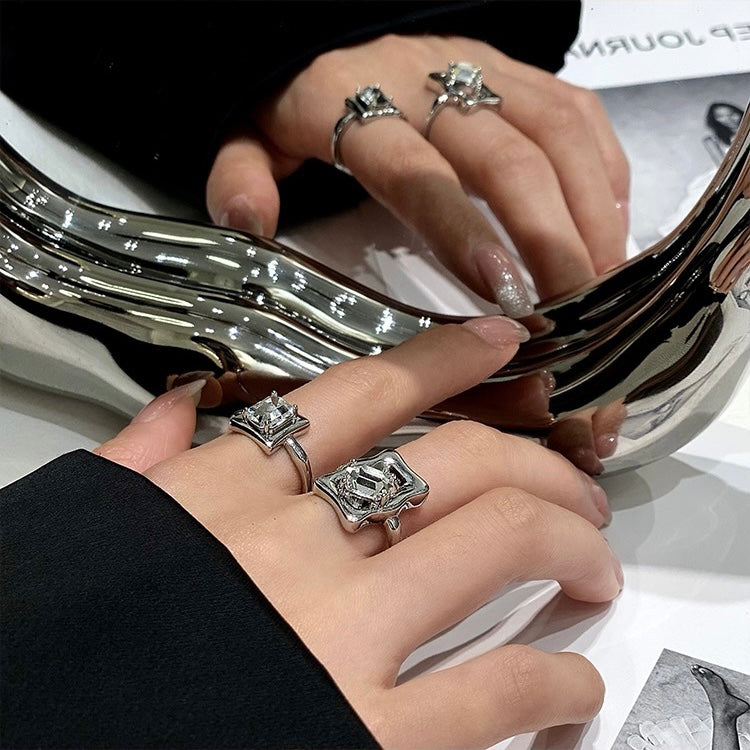 Unregelmäßiger Zirkonia-Ring