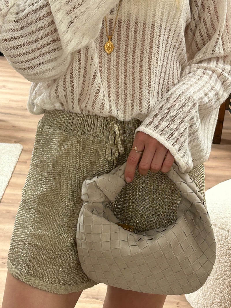 Geflochtene Mini-Bag aus weichem Material mit edler Struktur