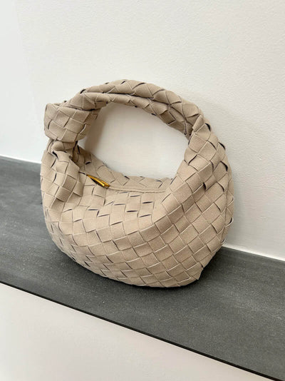 Geflochtene Mini-Bag aus weichem Material mit edler Struktur