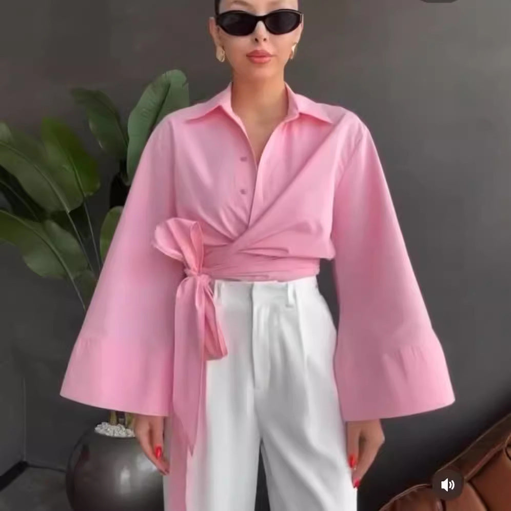 Camila - Rosa Bluse mit Crossover-Design und weiten Ärmeln