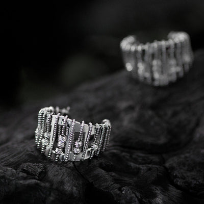 Durchbrochener, perlenbesetzter, verstellbarer Ring