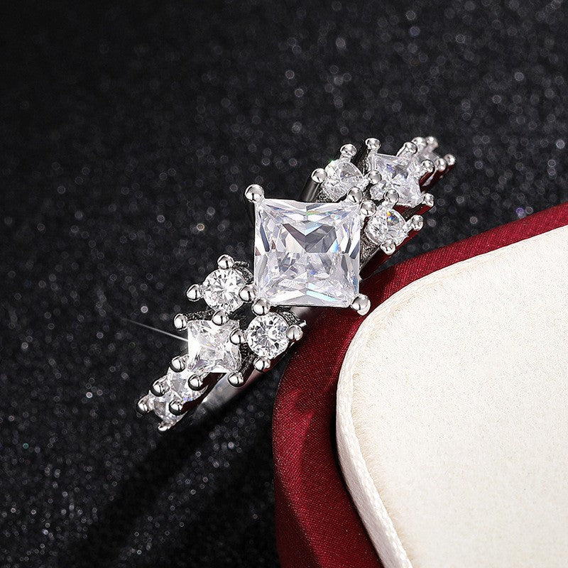 Cressida Lumere Ring | Weißgold