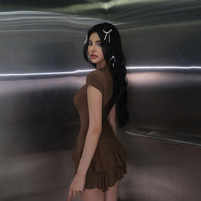 Sophie – Fließendes Minikleid mit modernem Schößchen