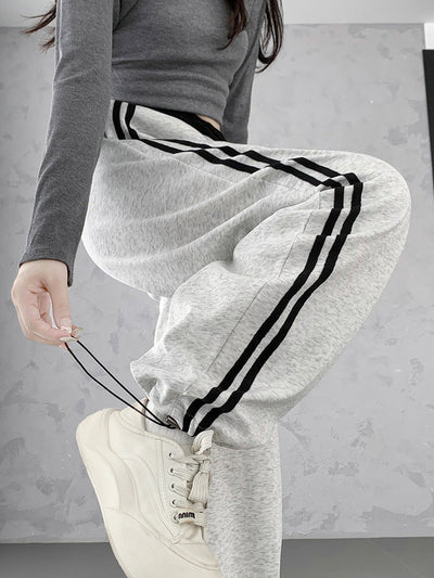 Tayra | Weit Geschnittene Jogginghose Mit Doppelseitigem Streifen