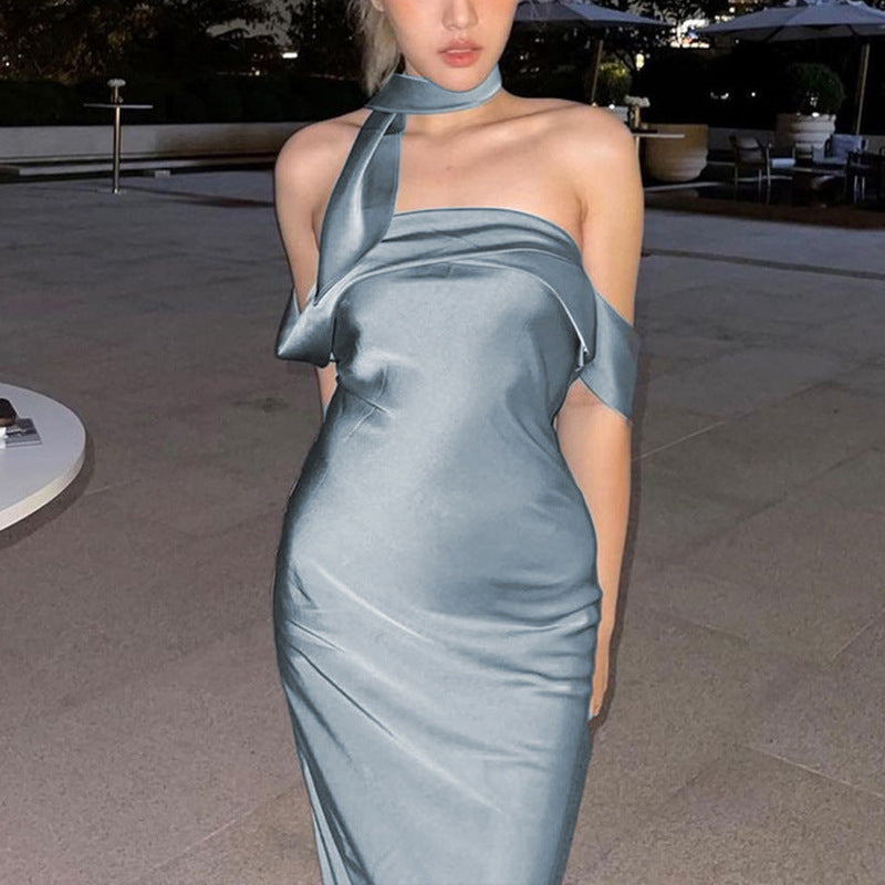 Arriana - Elegantes und bequemes Maxikleid aus Satin