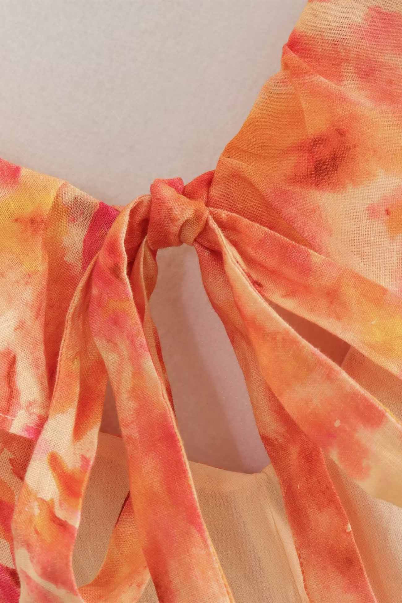 Ariella Floral Ruffle Dress – Zarte Blumenmuster, Verspielte Rüschendetails, Bequemer Stoff