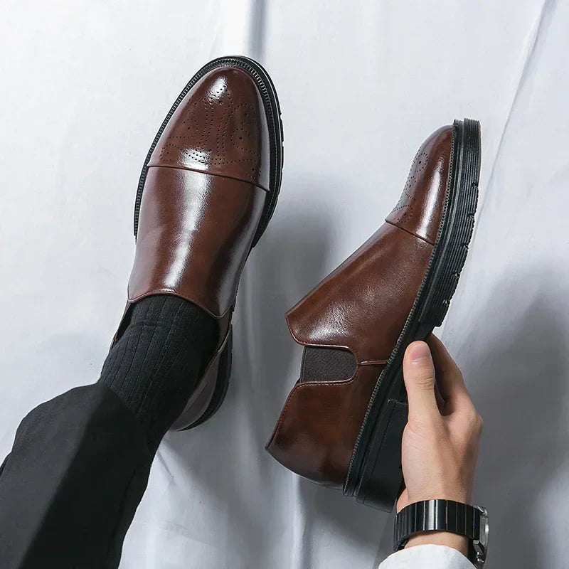 Bellmoor™ Klassischer Chelsea Loafer aus PU-Leder mit Mahagoni-Finish und Rutschfester Sohle