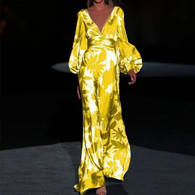 Mattea – Satin-Maxikleid mit tropischem Print